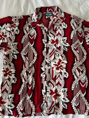 Blue Sky Red Floral-Print Short Sleeve Button-Down Shirt
